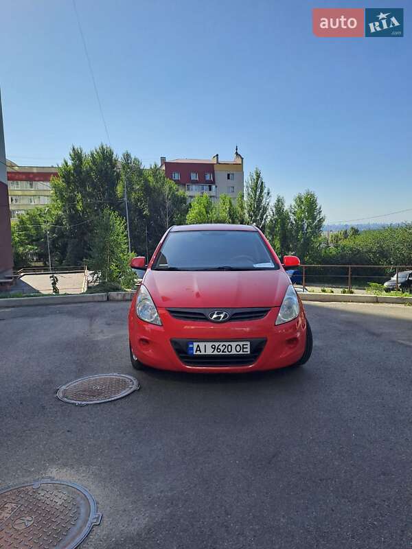 Хетчбек Hyundai i20 2012 в Вишгороді