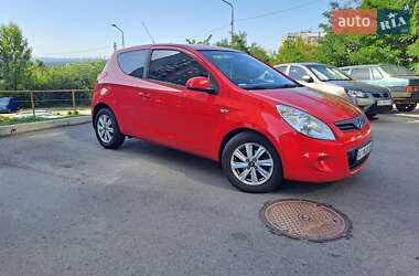 Хэтчбек Hyundai i20 2012 в Вышгороде