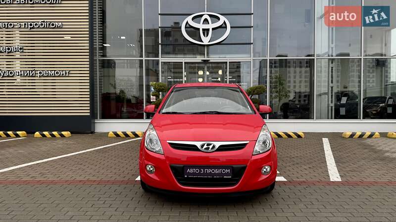 Хэтчбек Hyundai i20 2011 в Чернигове