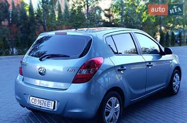 Хэтчбек Hyundai i20 2012 в 