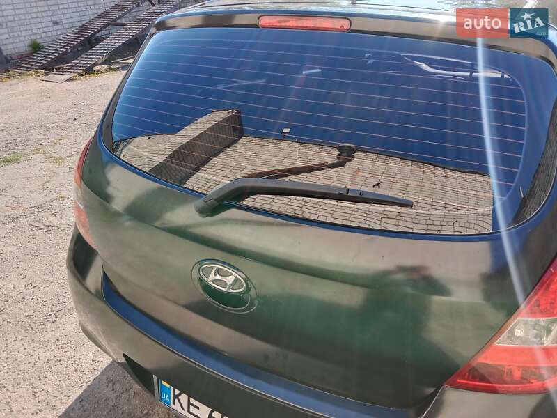 Хэтчбек Hyundai i20 2011 в Днепре