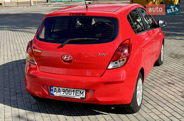 Хэтчбек Hyundai i20 2014 в 
