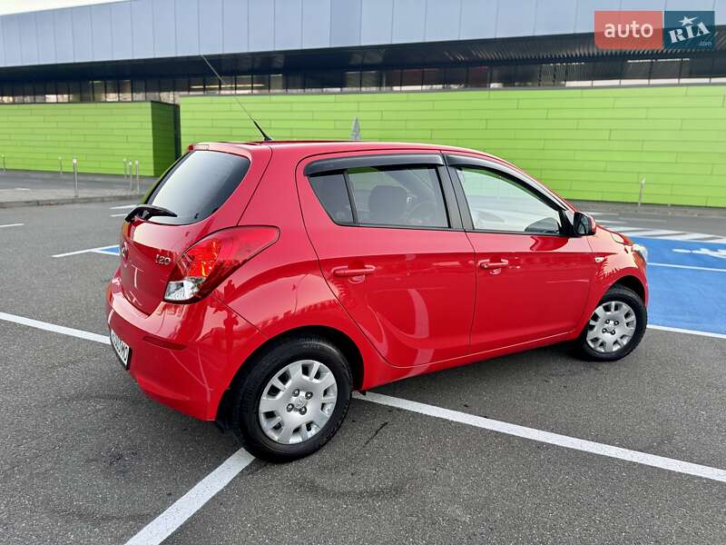 Хэтчбек Hyundai i20 2014 в Киеве фото 18 Хэтчбек Hyundai i20 2014 в Киеве