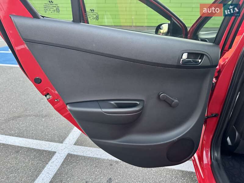 Хэтчбек Hyundai i20 2014 в Киеве фото 34 Хэтчбек Hyundai i20 2014 в Киеве