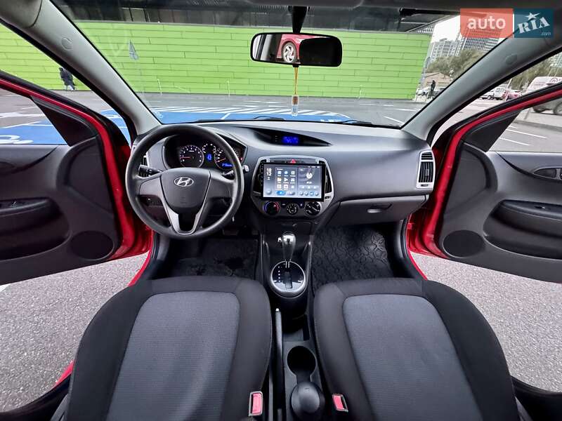 Хэтчбек Hyundai i20 2014 в Киеве фото 43 Хэтчбек Hyundai i20 2014 в Киеве