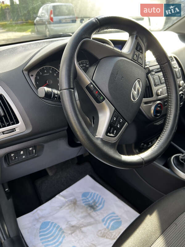 Хэтчбек Hyundai i20 2013 в Ровно