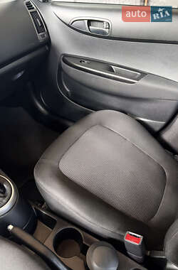 Хетчбек Hyundai i20 2013 в 