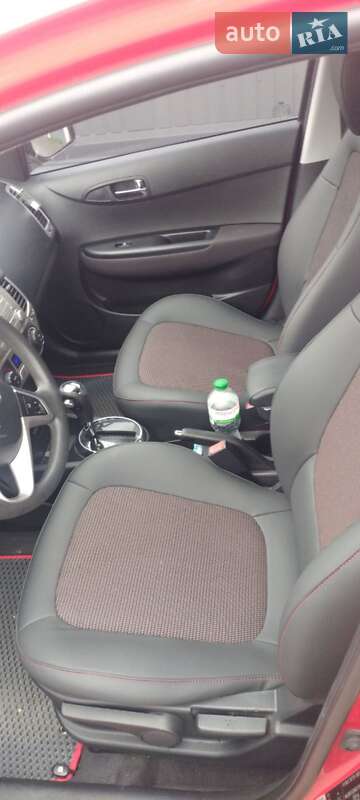 Хетчбек Hyundai i20 2011 в Києві фото 5 Хетчбек Hyundai i20 2011 в Києві
