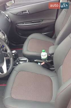 Хэтчбек Hyundai i20 2011 в 