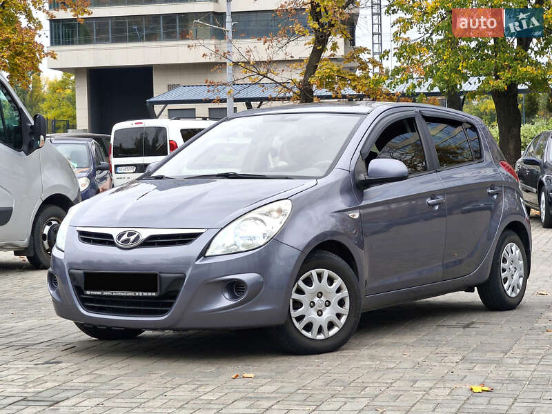 Хэтчбек Hyundai i20 2012 в Днепре