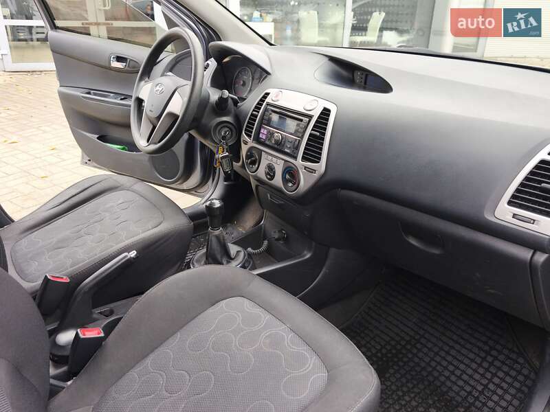 Хэтчбек Hyundai i20 2012 в Днепре