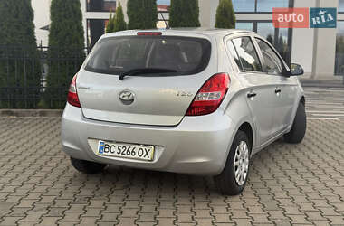 Хэтчбек Hyundai i20 2011 в 