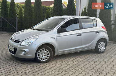 Хэтчбек Hyundai i20 2011 в 