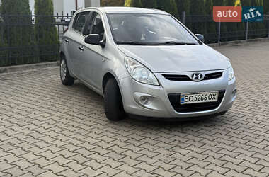 Хэтчбек Hyundai i20 2011 в 