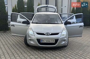 Хэтчбек Hyundai i20 2011 в 