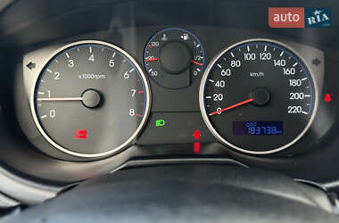 Хэтчбек Hyundai i20 2011 в 