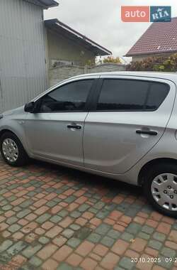 Хетчбек Hyundai i20 2012 в  фото 6 Хетчбек Hyundai i20 2012 в