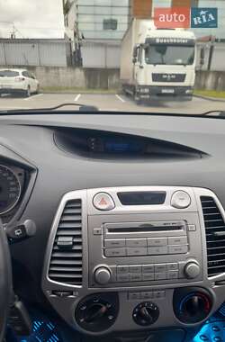 Хетчбек Hyundai i20 2012 в 