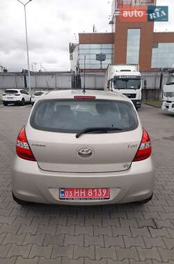 Хетчбек Hyundai i20 2012 в 