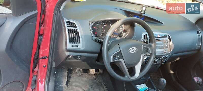 Хэтчбек Hyundai i20 2014 в Днепре фото 5 Хэтчбек Hyundai i20 2014 в Днепре