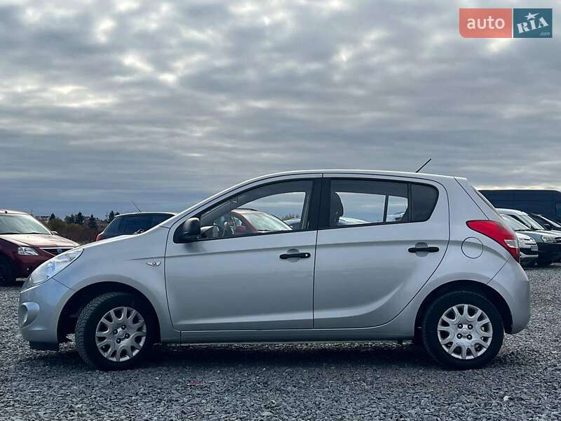 Хэтчбек Hyundai i20 2011 в Львове