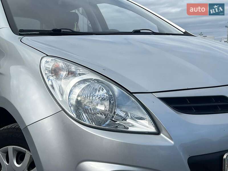 Хэтчбек Hyundai i20 2011 в Львове
