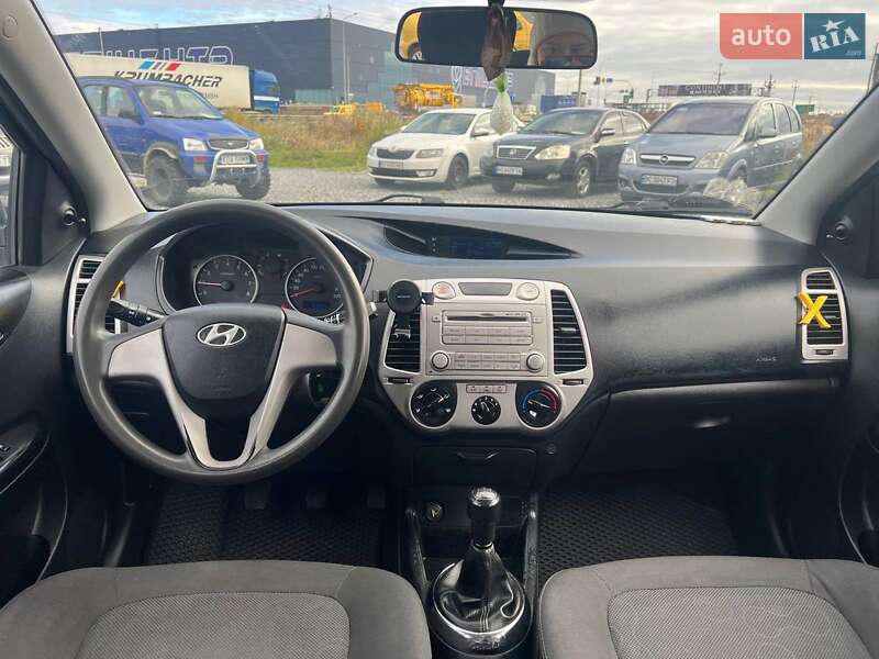 Хэтчбек Hyundai i20 2011 в Львове