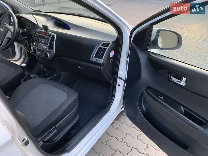 Хэтчбек Hyundai i20 2012 в Жовкве фото 8 Хэтчбек Hyundai i20 2012 в Жовкве