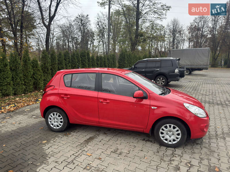Хетчбек Hyundai i20 2012 в Києві фото 17 Хетчбек Hyundai i20 2012 в Києві