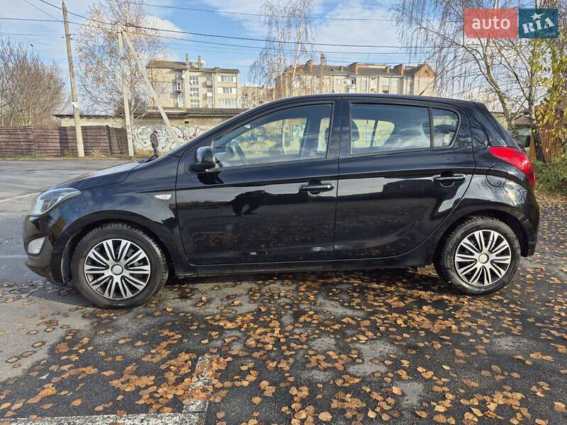 Хэтчбек Hyundai i20 2013 в Ровно фото 5 Хэтчбек Hyundai i20 2013 в Ровно