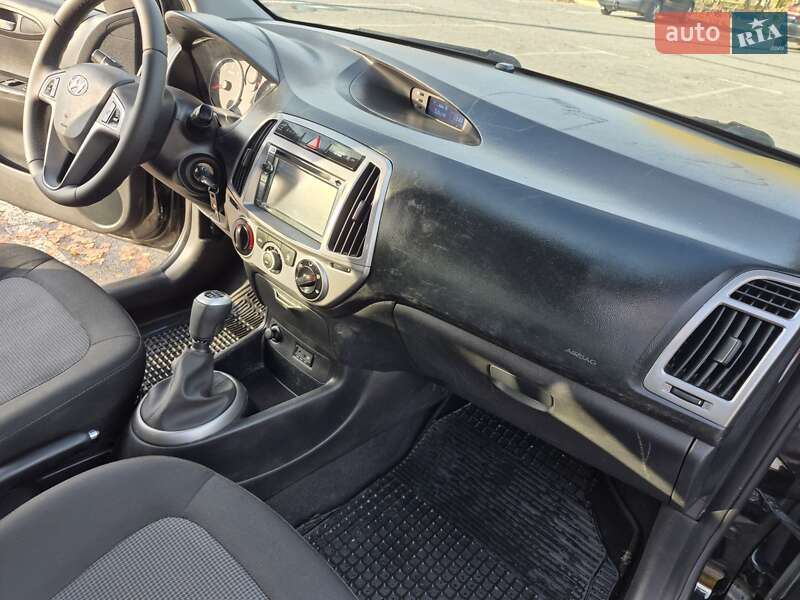 Хэтчбек Hyundai i20 2013 в Ровно фото 34 Хэтчбек Hyundai i20 2013 в Ровно