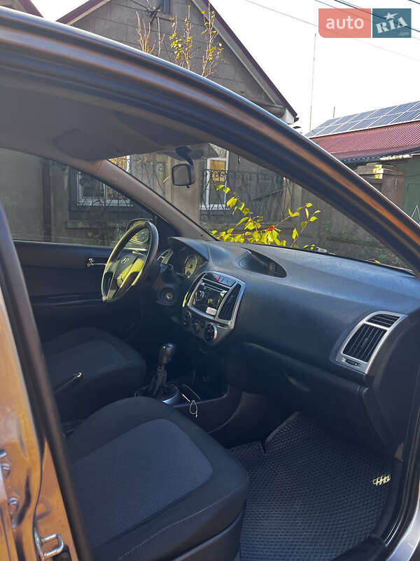 Хетчбек Hyundai i20 2013 в Одесі фото 3 Хетчбек Hyundai i20 2013 в Одесі