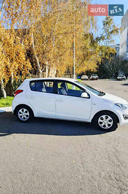 Хэтчбек Hyundai i20 2013 в Одессе