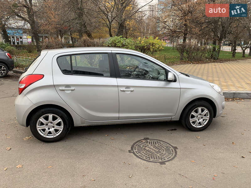 Хетчбек Hyundai i20 2011 в Києві
