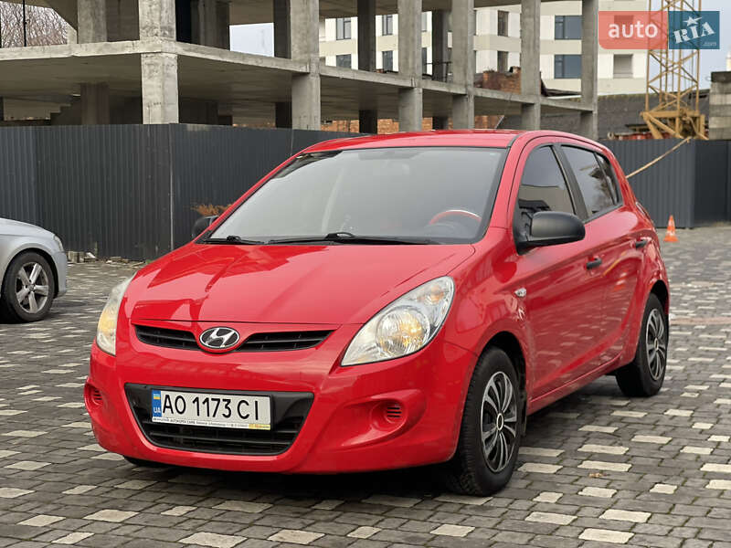 Хэтчбек Hyundai i20 2011 в Мукачево