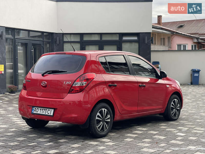 Хэтчбек Hyundai i20 2011 в Мукачево