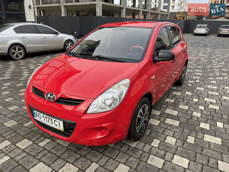 Хэтчбек Hyundai i20 2011 в Мукачево