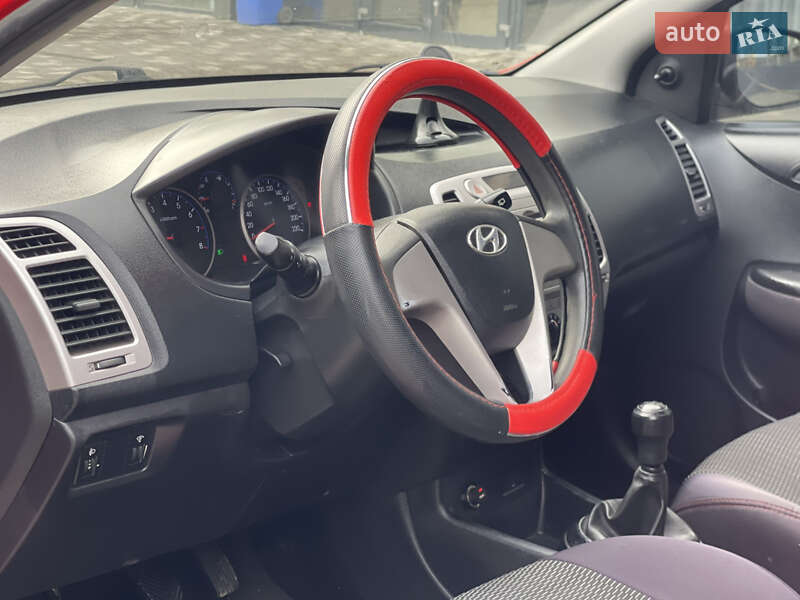 Хэтчбек Hyundai i20 2011 в Мукачево