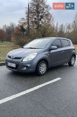 Хэтчбек Hyundai i20 2010 в Киеве
