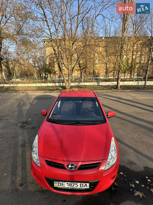 Хетчбек Hyundai i20 2011 в Миколаєві фото 3 Хетчбек Hyundai i20 2011 в Миколаєві