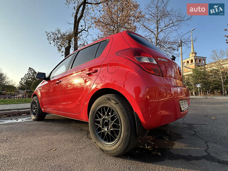 Хетчбек Hyundai i20 2011 в Миколаєві фото 6 Хетчбек Hyundai i20 2011 в Миколаєві