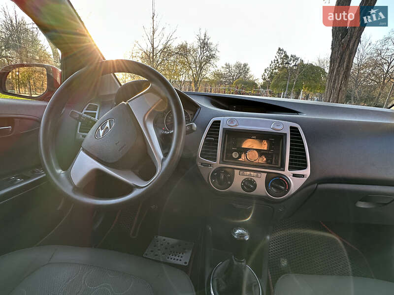 Хетчбек Hyundai i20 2011 в Миколаєві фото 13 Хетчбек Hyundai i20 2011 в Миколаєві