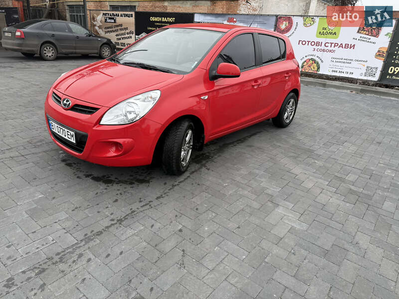 Хэтчбек Hyundai i20 2011 в Лубнах