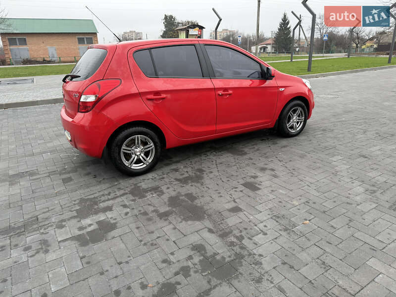 Хэтчбек Hyundai i20 2011 в Лубнах