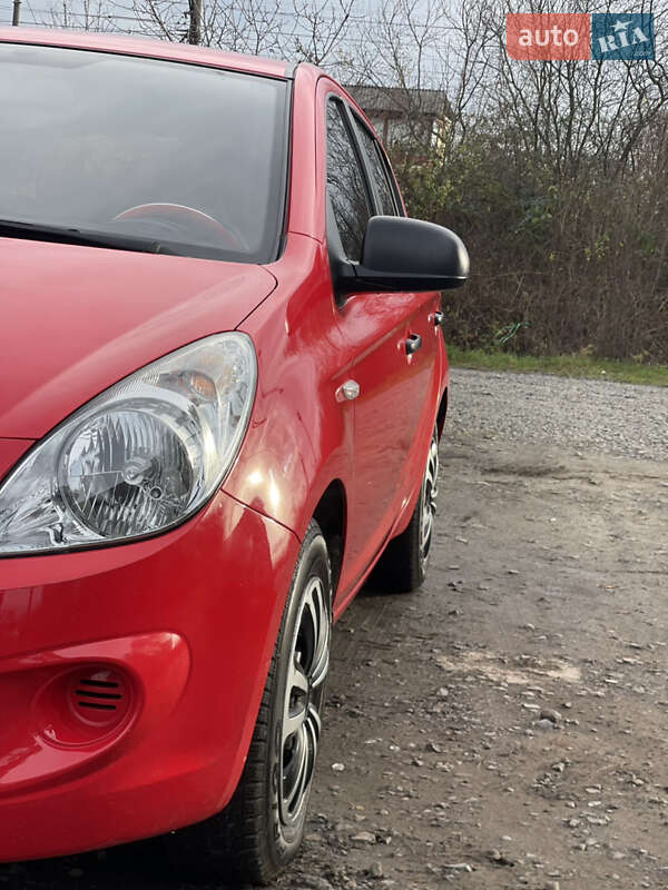 Хетчбек Hyundai i20 2011 в Мукачевому