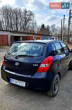 Хэтчбек Hyundai i20 2011 в Староконстантинове