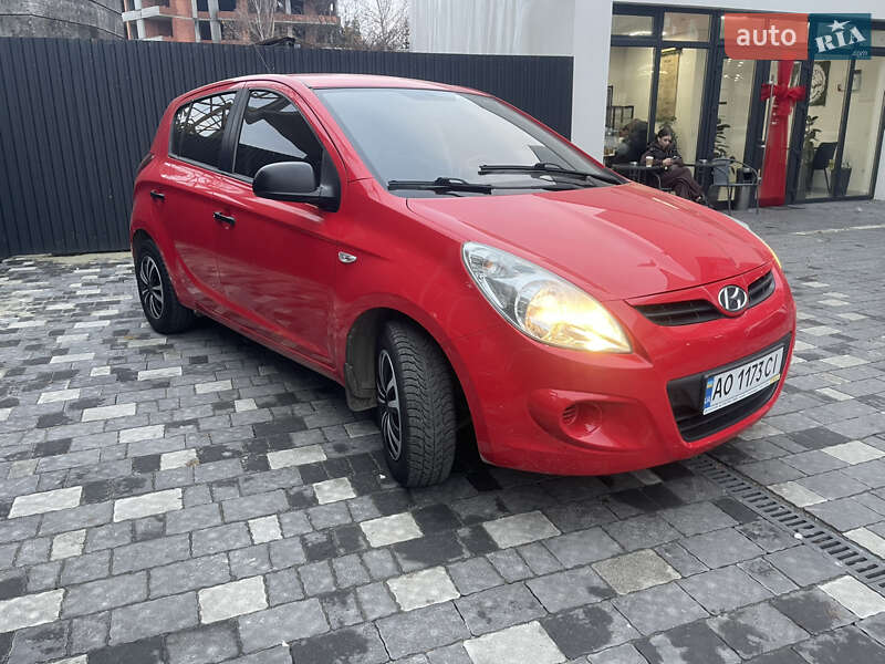 Хетчбек Hyundai i20 2011 в Мукачевому фото 10 Хетчбек Hyundai i20 2011 в Мукачевому