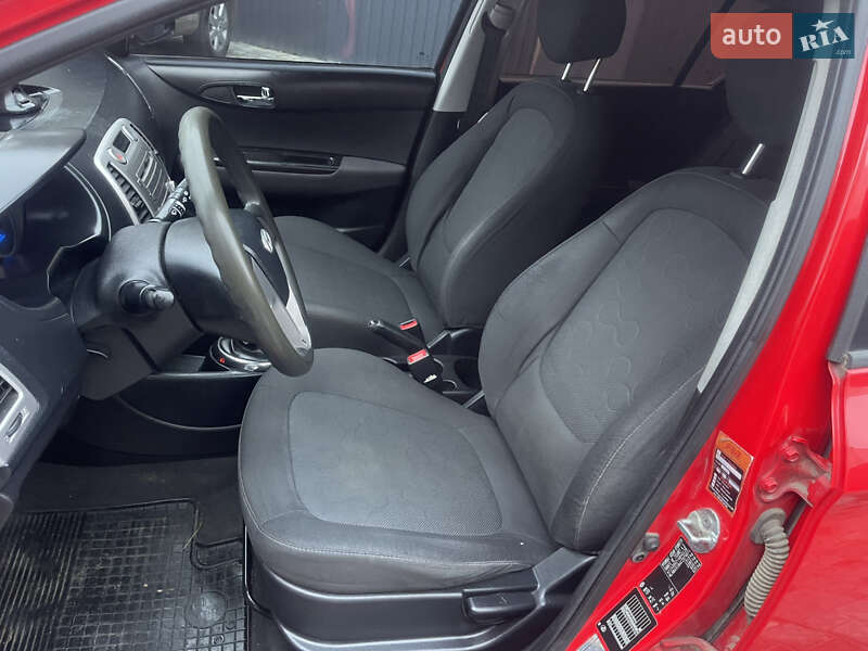 Хетчбек Hyundai i20 2011 в Мукачевому фото 13 Хетчбек Hyundai i20 2011 в Мукачевому