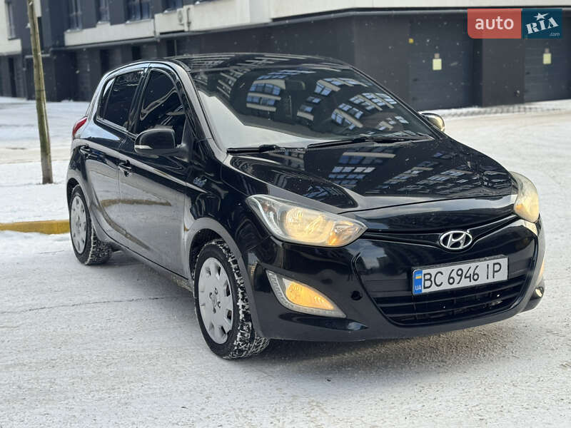 Хетчбек Hyundai i20 2012 в Івано-Франківську