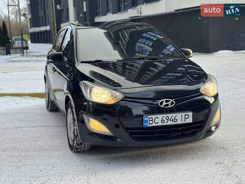 Хетчбек Hyundai i20 2012 в Івано-Франківську
